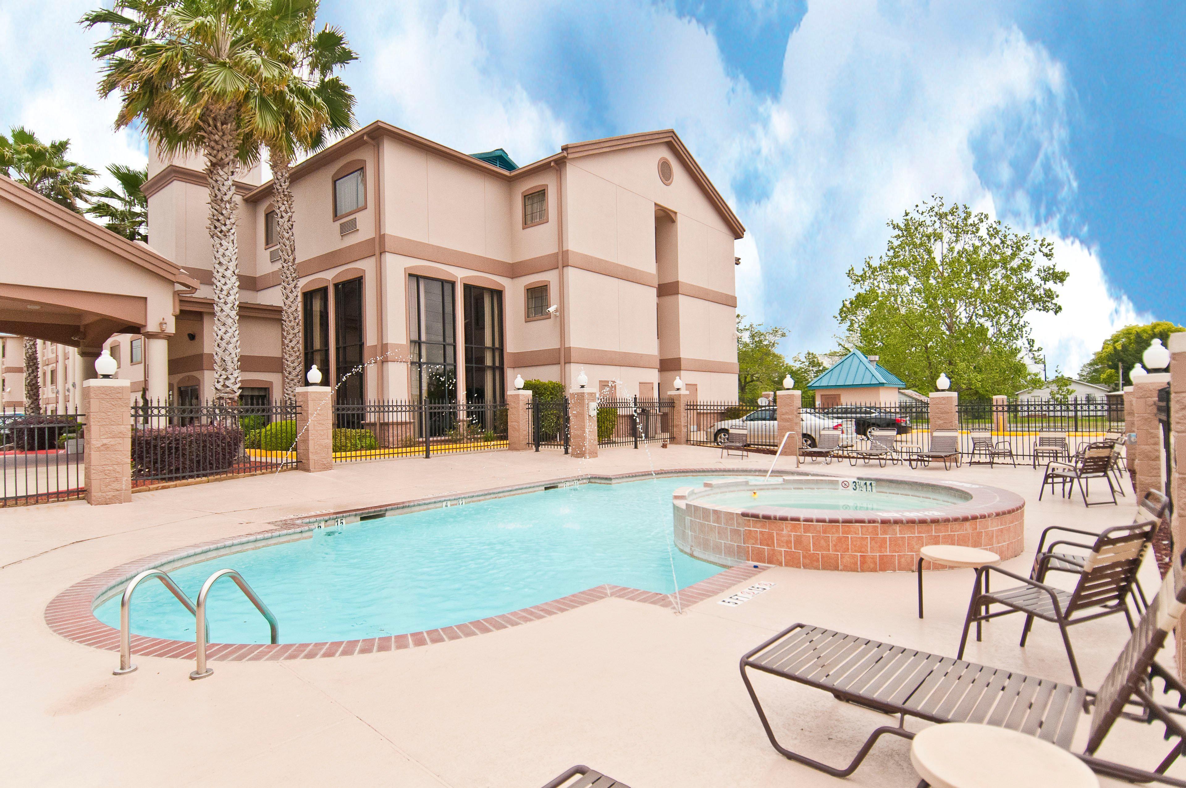 Holiday Inn Express Hotel And Suites Lake Charles, An Ihg Hotel Exterior photo