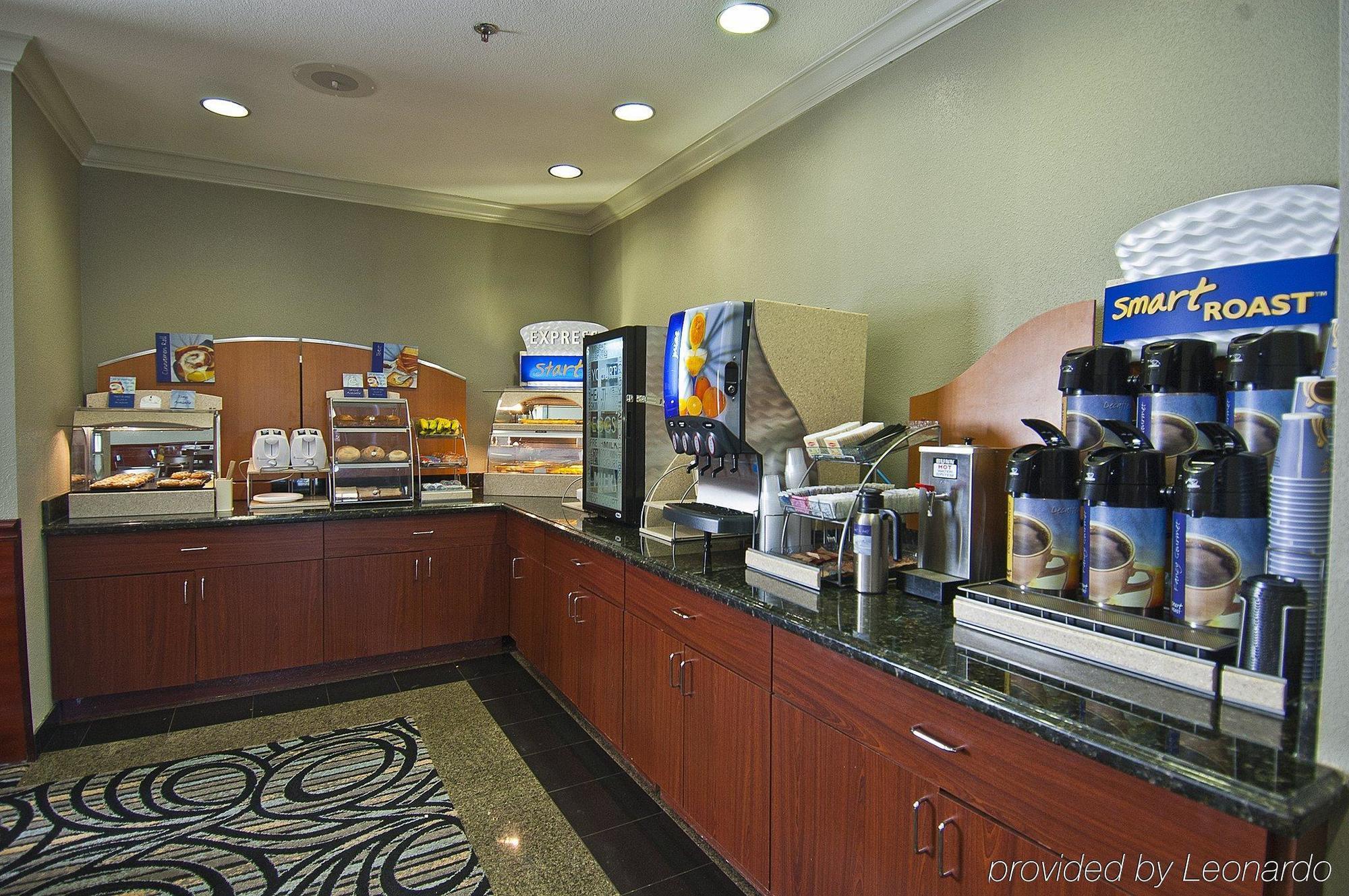 Holiday Inn Express Hotel And Suites Lake Charles, An Ihg Hotel Restaurant photo